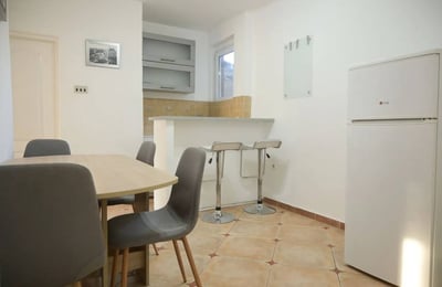 Vermietung einer 2-Zimmer-Wohnung, 50 m², nahe dem Stadtzentrum, Belgrad, Serbien